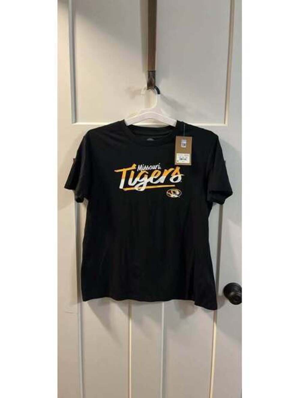 NCAA Missouri Tigers black short-sleeve graphic women’s t-shirt size large